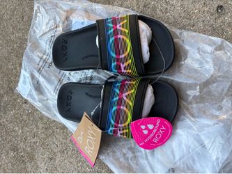 NEW - Girls Size 1 Roxy Slippers Flip flops
