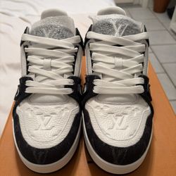 LV BLACK WITHE SHOES 