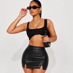 Black faux skirt (medium)