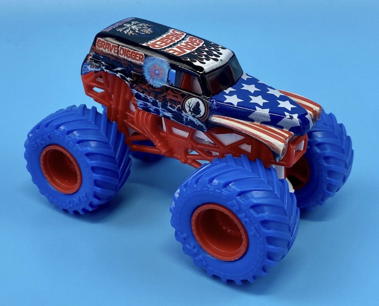 Monster Jam Grave Digger Truck 1:64 Stars And Stripes