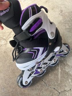 Kids rollerblade