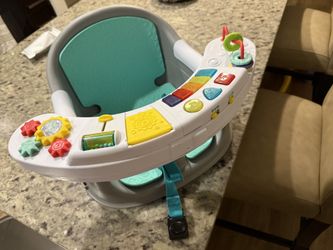 Baby Seat Plays Music