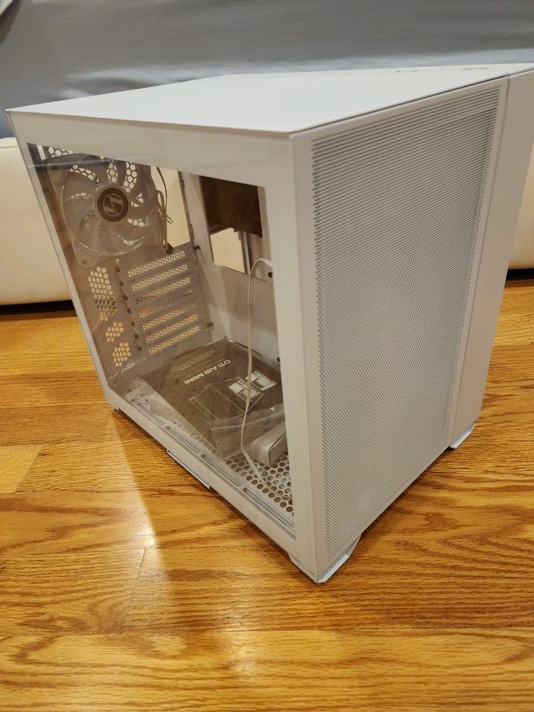 Lian Li O11 Air Mini Case + Vertical GPU Bracket