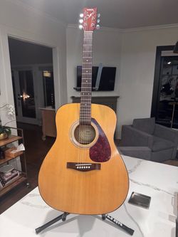 Yamaha Acoustic Dreadnaught Guitar