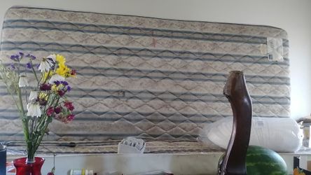 Free KING BED BOX SPRING