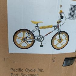NEW In box Mongoose STRANGER THINGS Special Edition BMX Bicycle