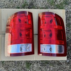 07-13 GMC Sierra OEM Factory Taillights Pair in Great Condition No Damage Fits Denali