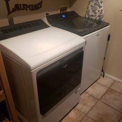 Whirlpool Washer And DRYER COMBO 