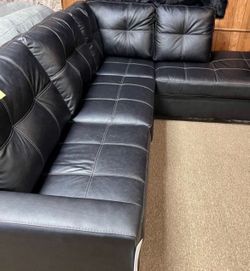 Stylish cozy nice sectional!