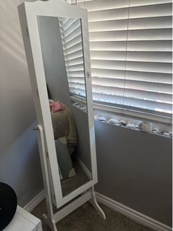 Mirror Jewelry holder