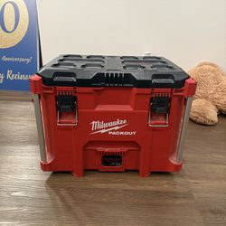 Milwaukee pack out box