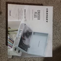 CROSLEY CRUISER PLUS: portable Turntable
