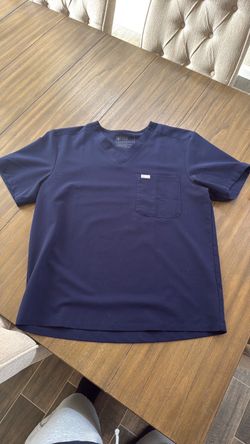 Figs mens XL top