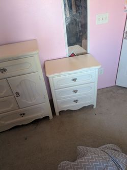 Dresser and side table set