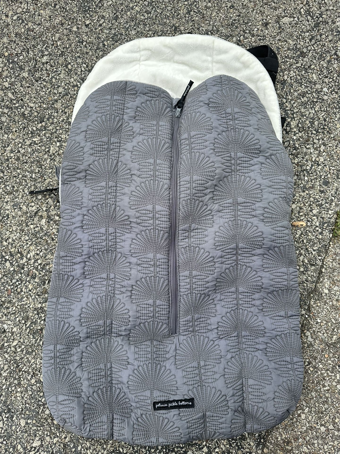 Petunia Pickle Bottom Fleece-Lined Stroller Cover/Car seat/Bunting Bag