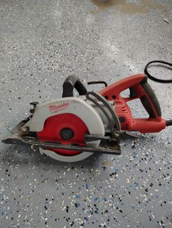 Milwaukee Circular Saw 7 1/4 Corded