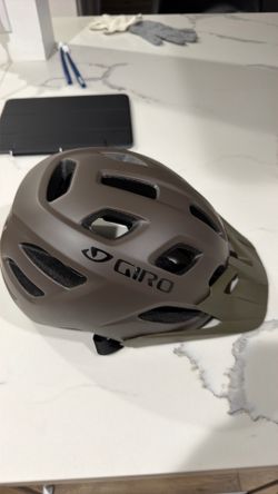 New  Giro Mountain Bike Helmet