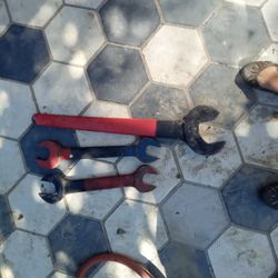 Wrenches Very Large 