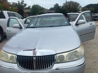 2005 Lincoln Town Car