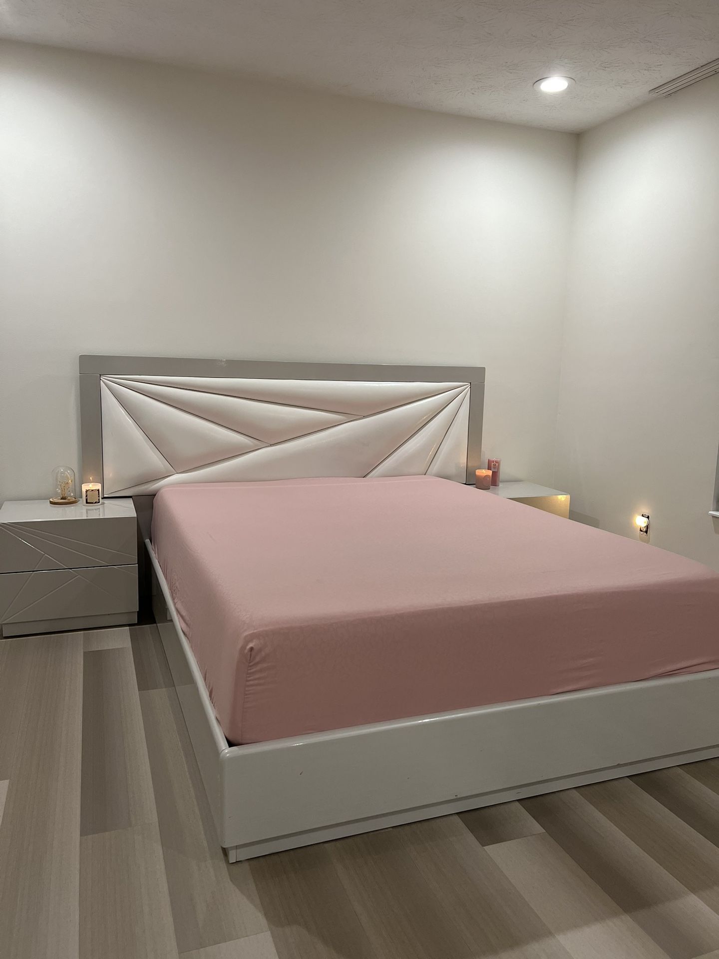 Queen Bed Set