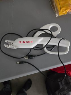 Electric fabric scissors