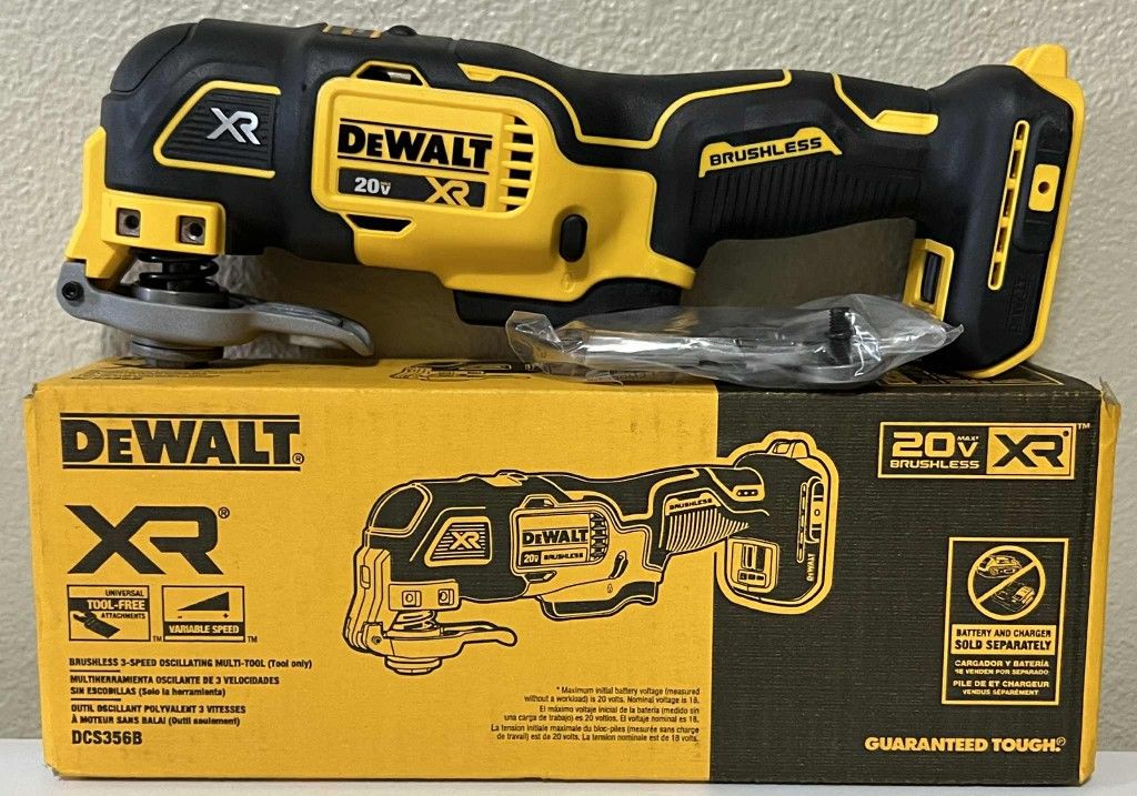 New Dewalt MULTI-TOOl XR 20/Volt (Included Contractor Bag and Accessories)  