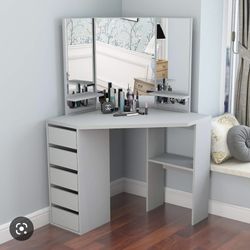 Brand New Córner Vanity  Table