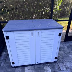 Outdoor Storage Shed/Bin