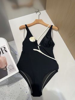 Chanel new sexy one-piece swimsuit👙