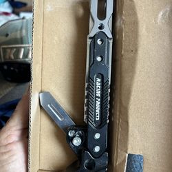 Adjustable kick stand