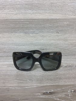 Gucci gg0053s 001 54mm oversize square black women sunglasses
