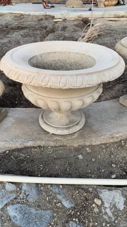 Sandstone vase from haddonstone