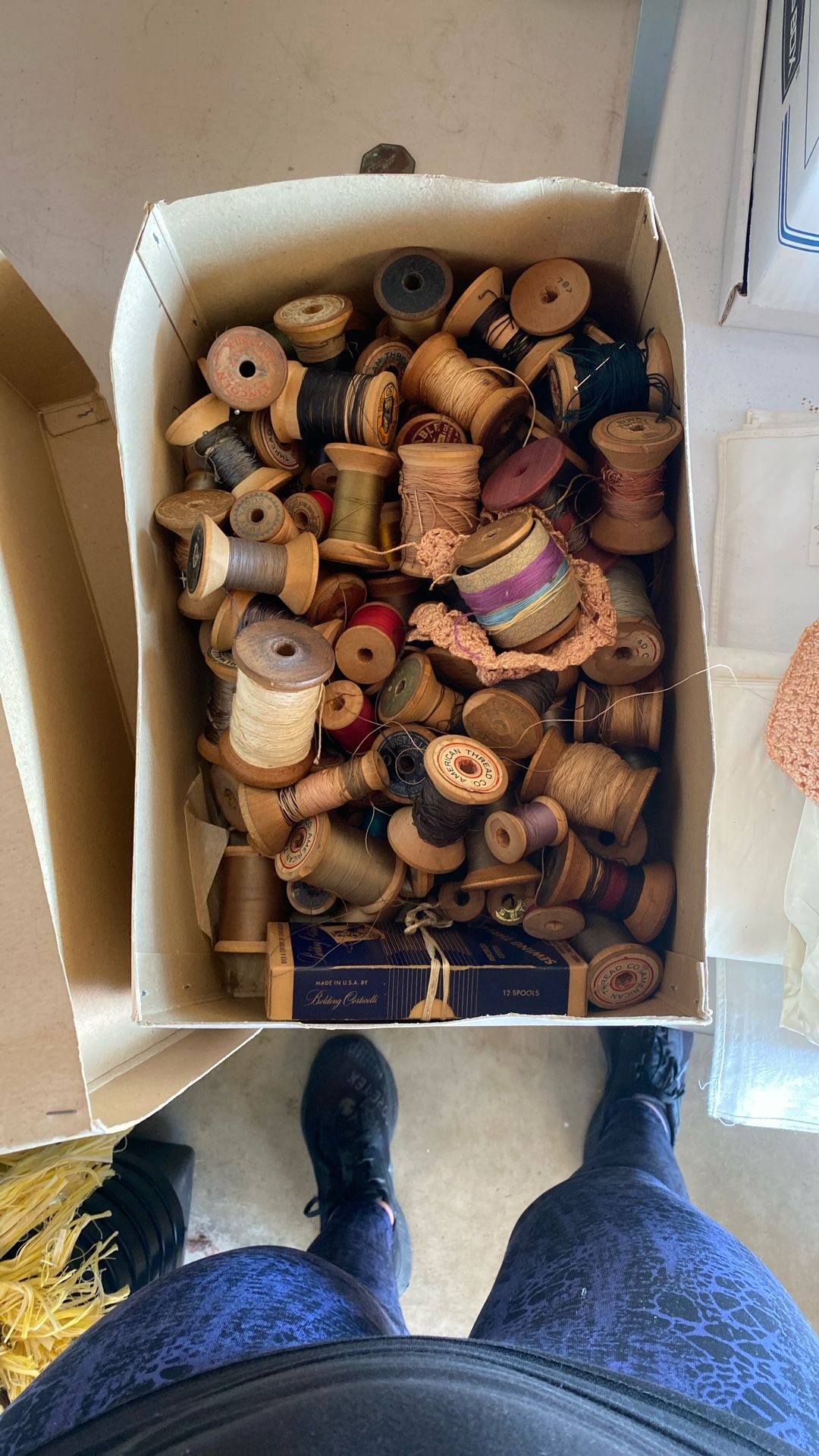 Vintage Wooden Thread Spool Lot โ 60+ Spools w/ Original Thread & Labels โ Mixed Brands