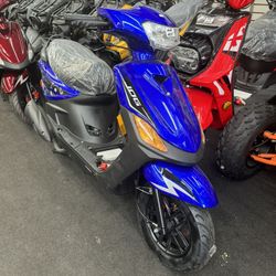 Brand New Razor 150cc Gas Scooter 