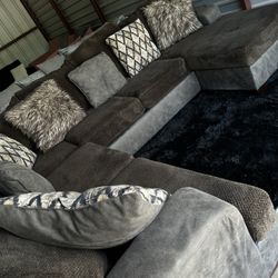 Nice Big U Sectional Sofa 