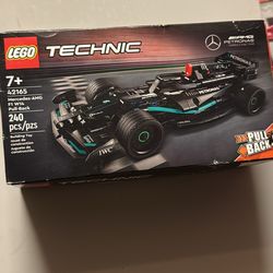 Lego Mercedes-AMG F1 W14 Pull-Back  NEW