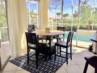 Crate & Barrel - Belmont high dining table + 4 bar stools