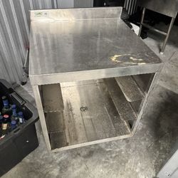 24" Regency Under bar Glass Rack