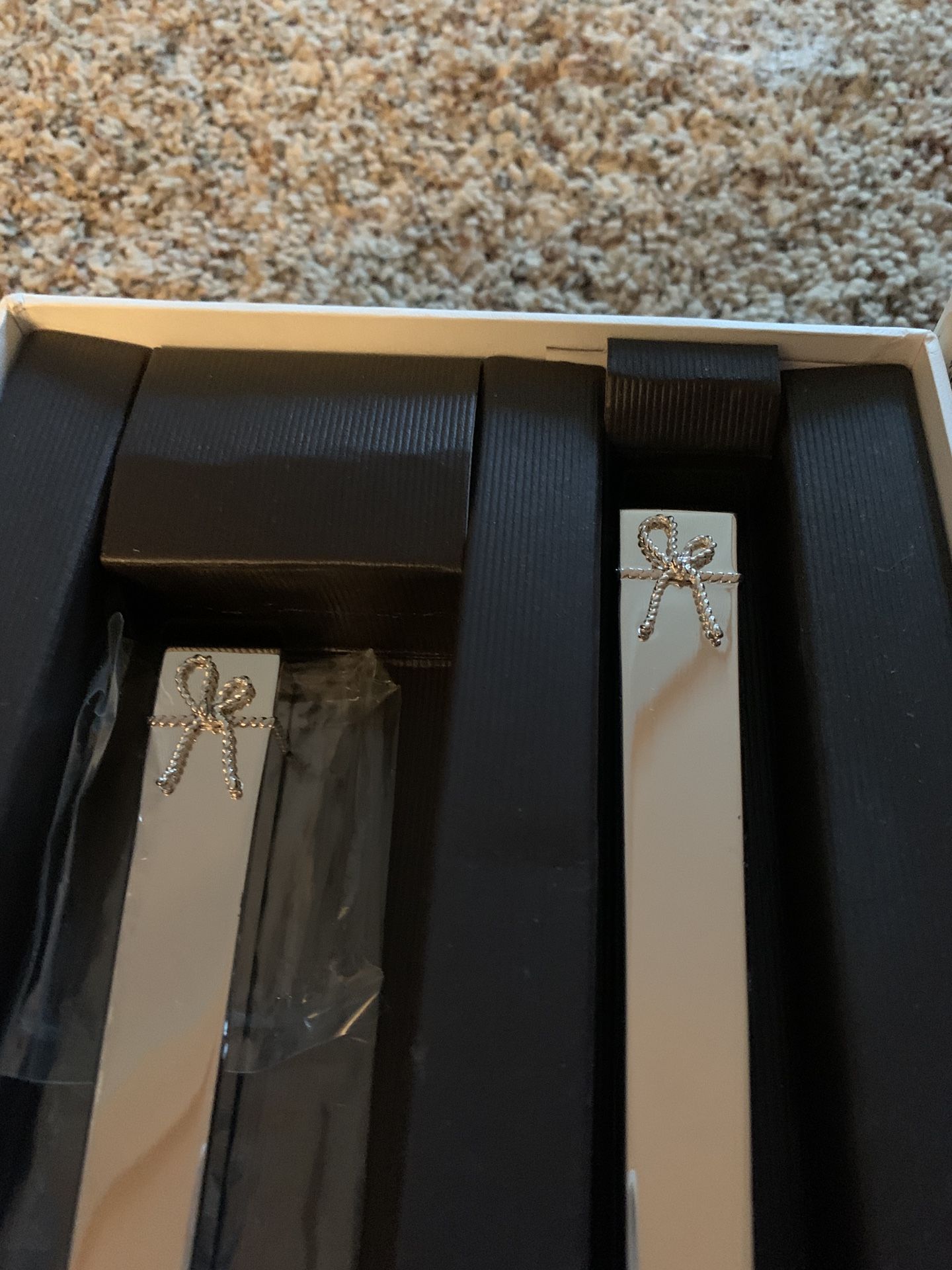 Vera Wang Cake And Trowel Set. Love Knots