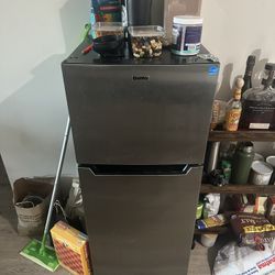 Danby Mini Fridge/freezer. (free Bar Cart) 