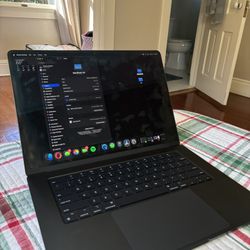 MacBook Air M3 15.3 Inch