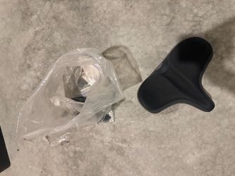 Bike Seat / Bicycle Saddle – Black – Complete with Hardware