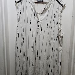 Ladies 3X White CURE Sleevelass Blouse with Black Pattern
