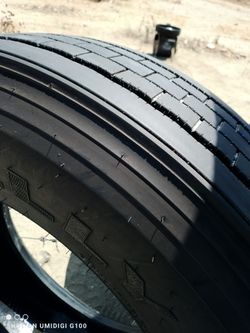 Kelly tire 295/75R22.5