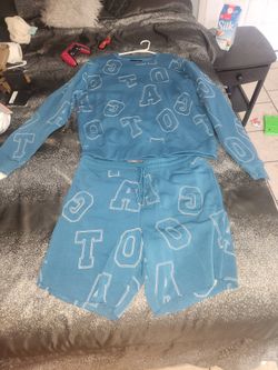 Rue 21 crew neck sweater and shorts