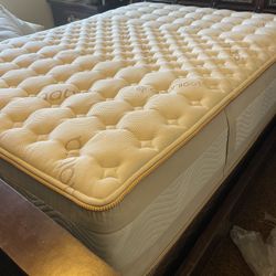 Queen Size Mattress - Thick Luxury Mattress