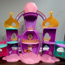 Fisher-Price Nickelodeon Shimmer & Shine, Magical Light-Up Genie Palace Playset

