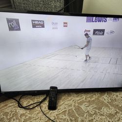 Vizio 40 Inch TV W/ Remote Batteries Included!(No stand)