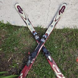 Apache Snow Skis