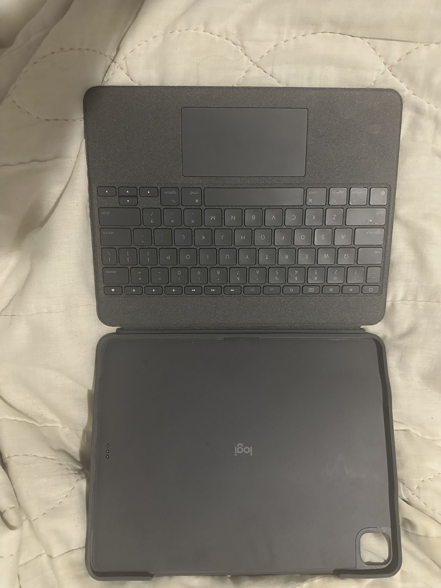Logitech Combo Touch iPad Pro 13-inch (M4)(2024) Keyboard Case